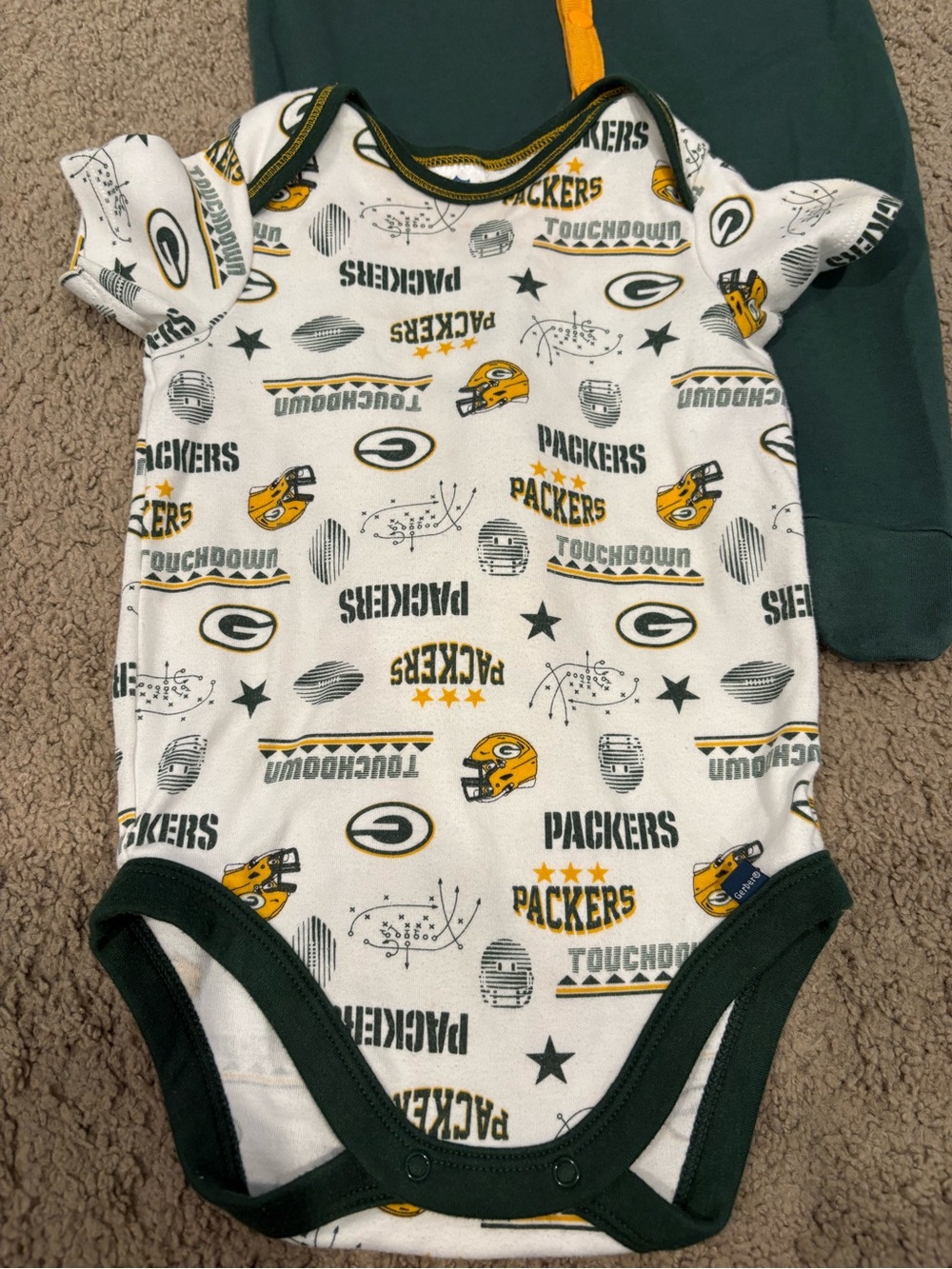 Green Bay Packers Infant Onesies and Sleepers Set of 3 6-12 Months - Picture 7 of 16